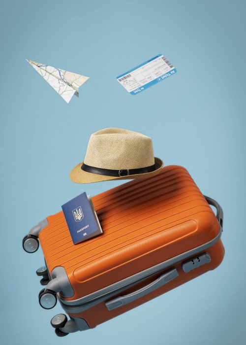 travel-concept-with-lugagge-hat-min
